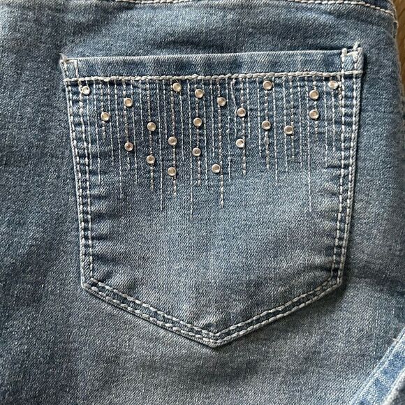NWOT … FADED GLORY “Size: 6” Embellished Jeans - Picture 7 of 8
